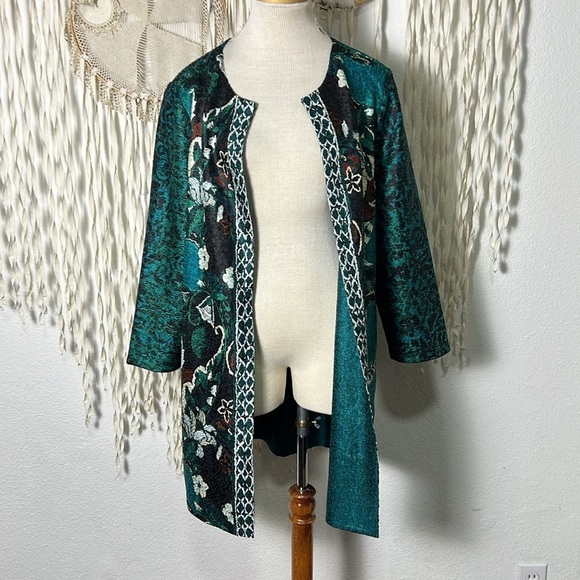 Chico’s Travelers Collection Mixed Print Crushed Jacket With Hook Closure Size L - Picture 4 of 16